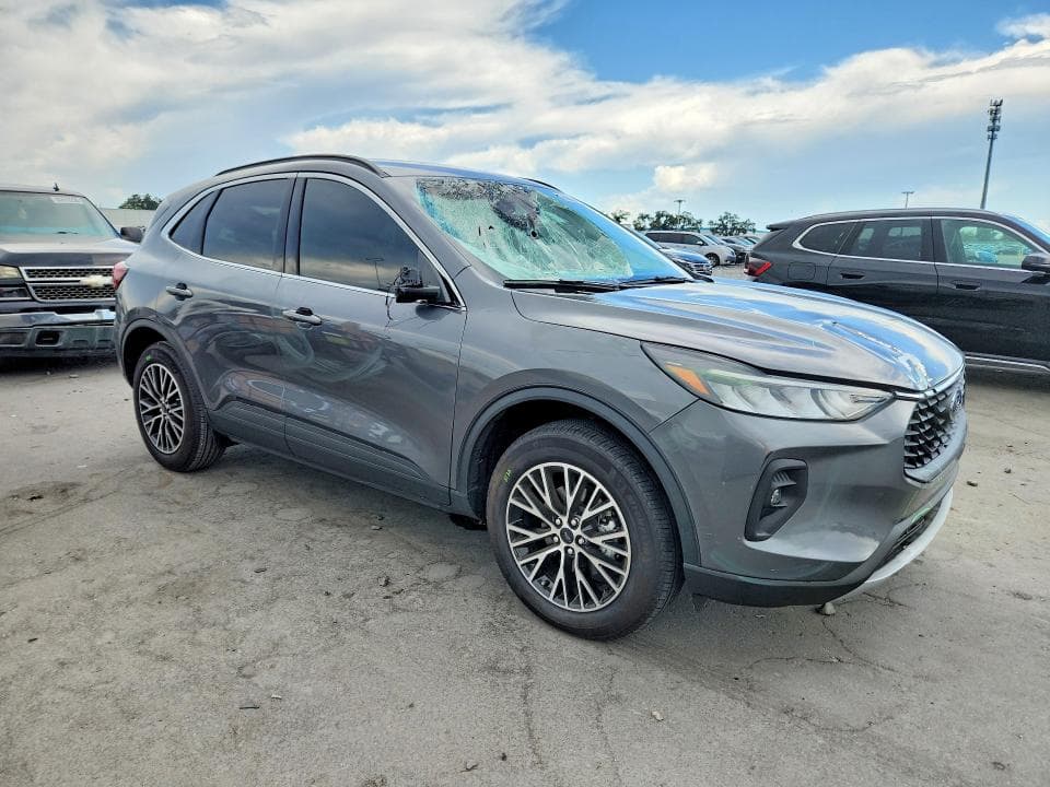2025 FORD ESCAPE 4