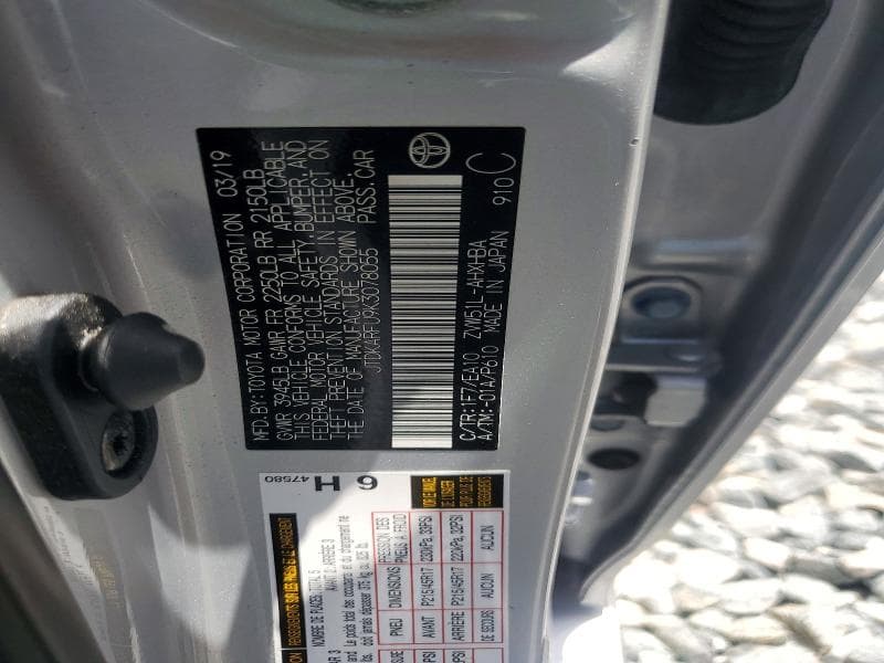 2019 TOYOTA PRIUS XLE 12