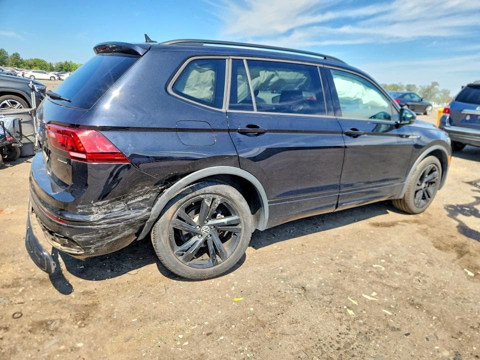 2024 VOLKSWAGEN TIGUAN SE R-LINE BLACK 3