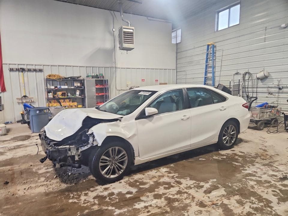 2017 TOYOTA CAMRY SE - 1