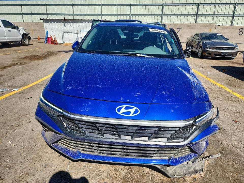 2024 HYUNDAI ELANTRA SE 5