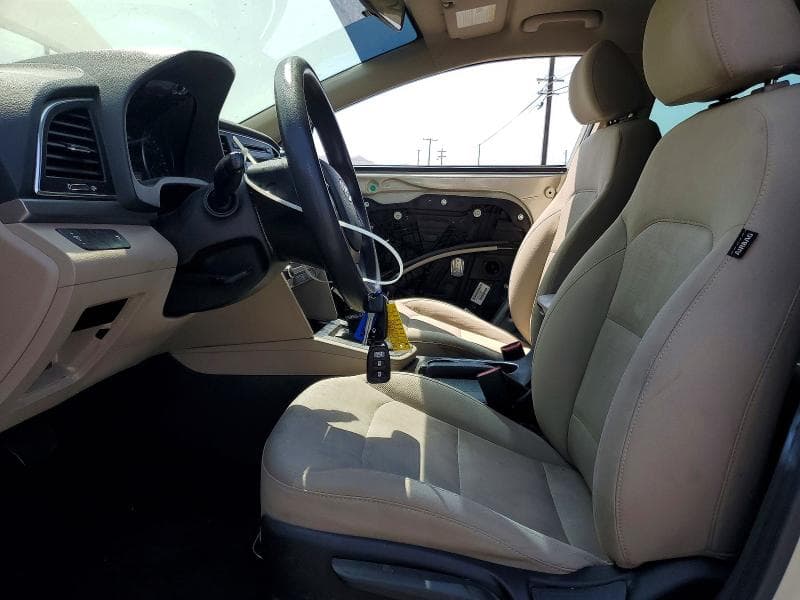 2017 HYUNDAI ELANTRA SE 7