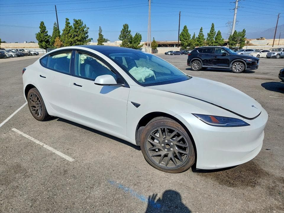 2025 TESLA MODEL 3 4