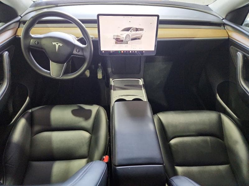 2023 TESLA MODEL Y 8