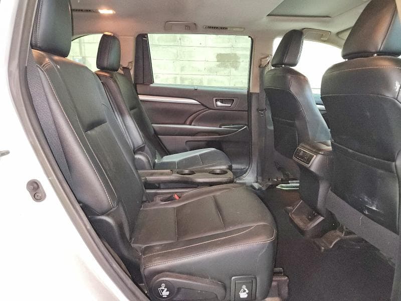 2017 TOYOTA HIGHLANDER XLE 11