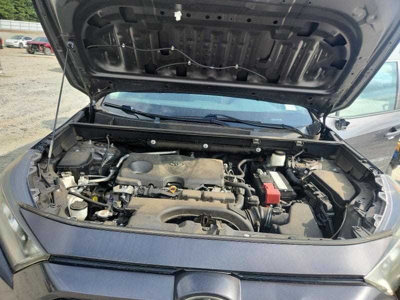 2019 TOYOTA RAV4 LE 11