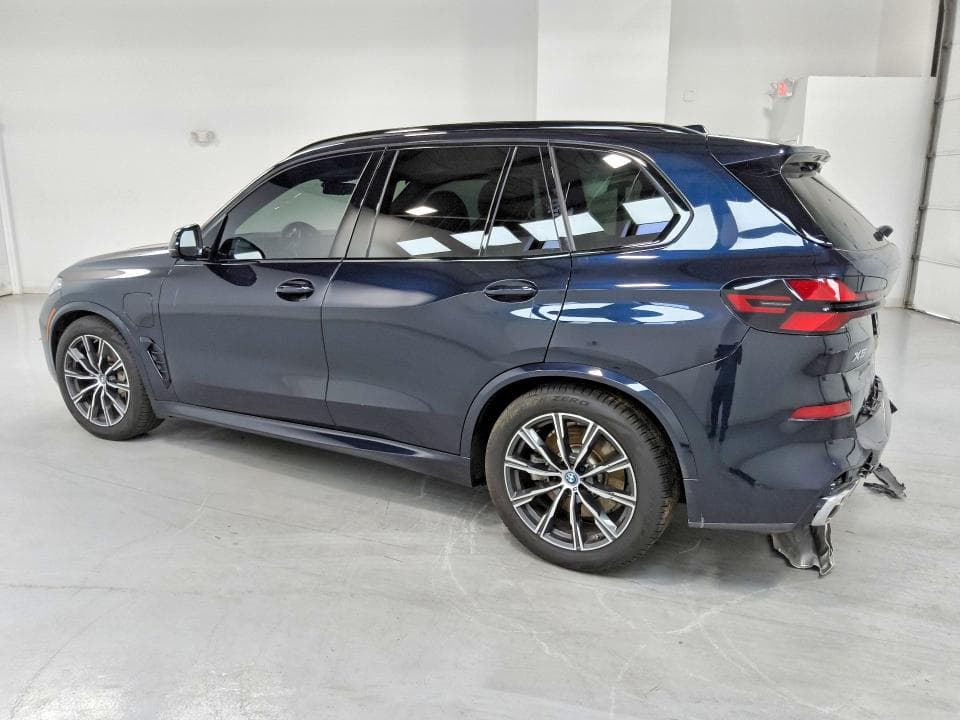 2025 BMW X5 XDRIVE50E 2