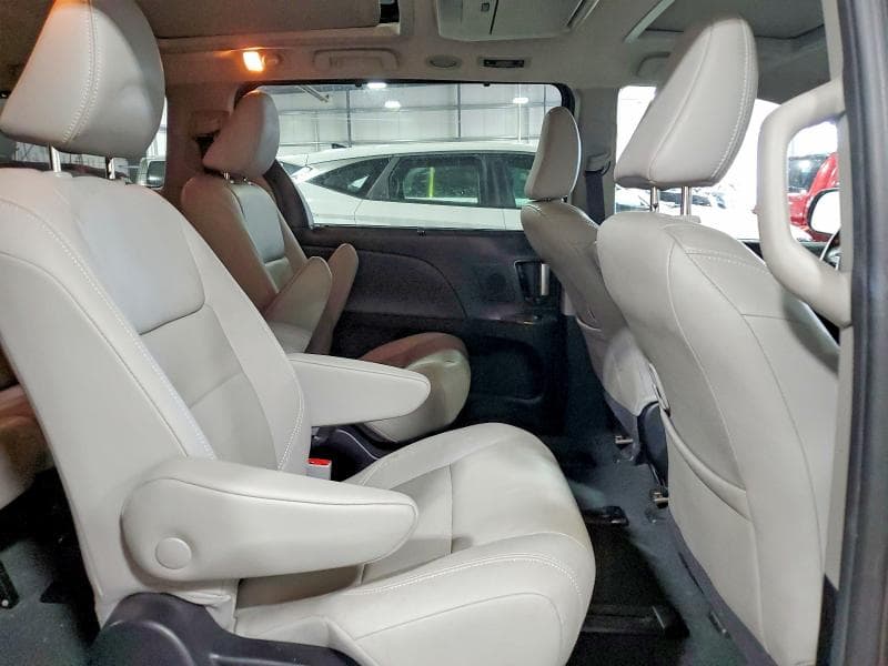 2020 TOYOTA SIENNA LIMITED PREMIUM 7-PASSENGER 11