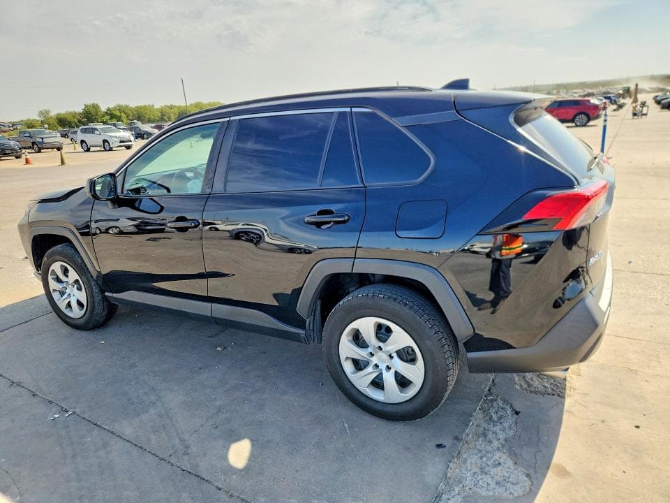 2021 TOYOTA RAV4 LE 2