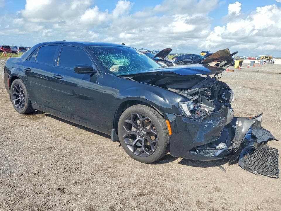 2019 CHRYSLER 300 TOURING 4