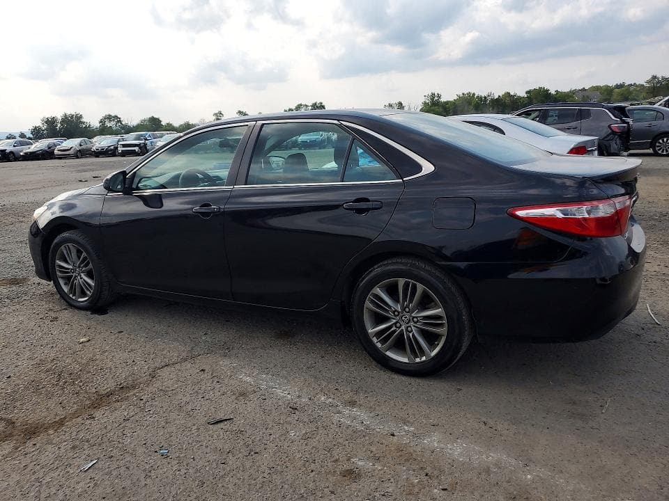 2017 TOYOTA CAMRY SE 2