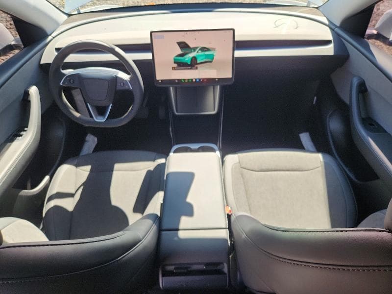 2026 TESLA MODEL Y 8