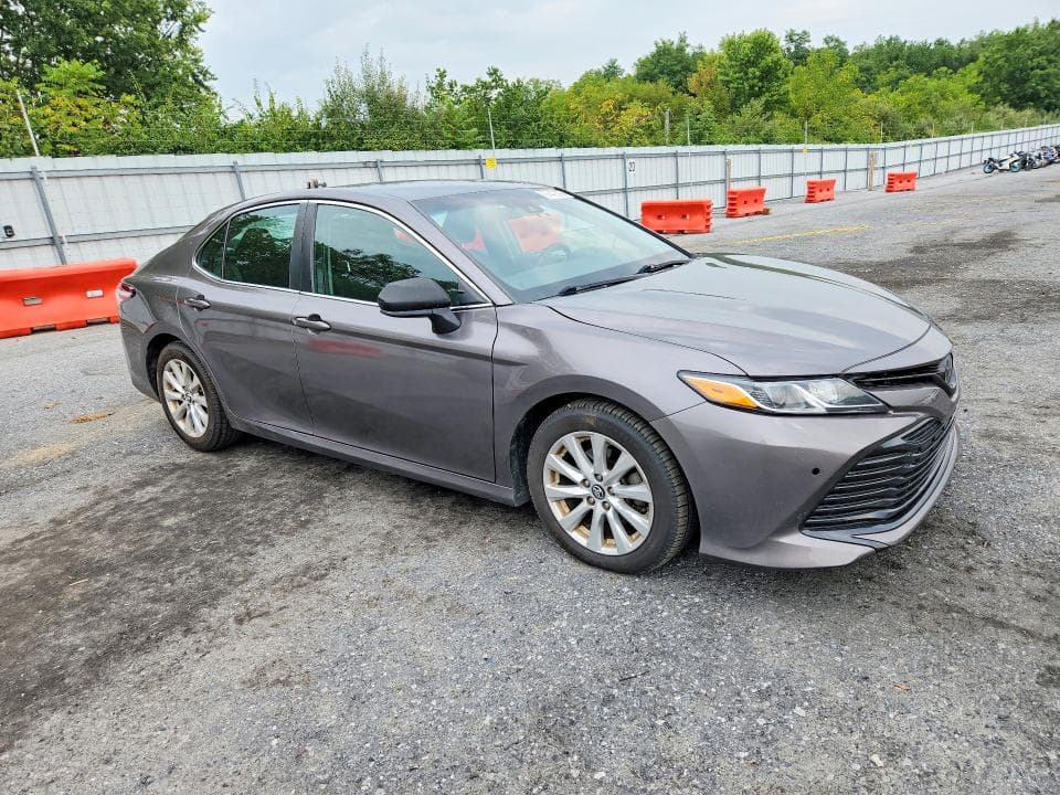 2018 TOYOTA CAMRY LE 4