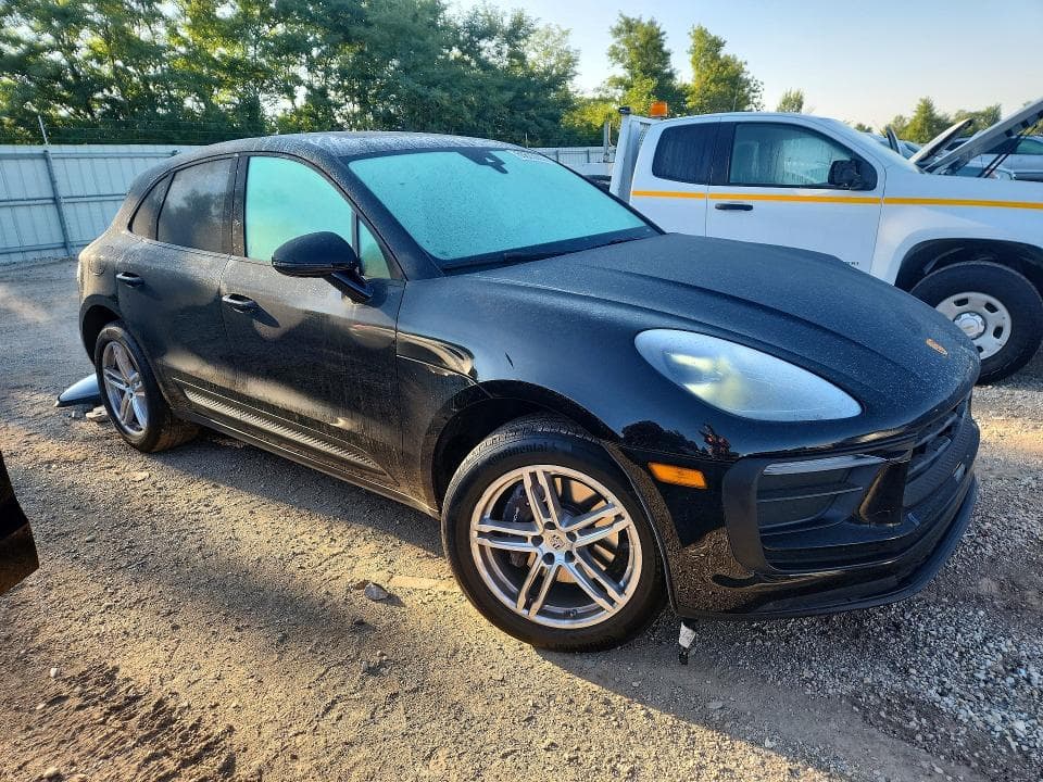 2024 PORSCHE MACAN BASE 4