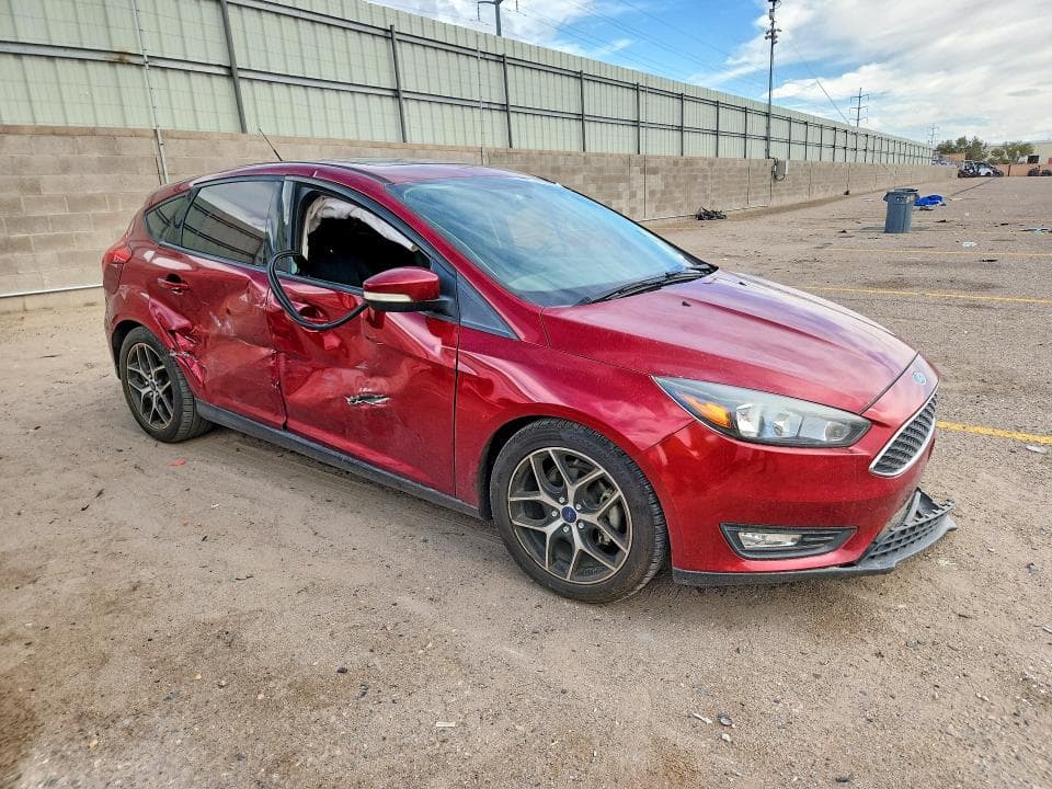 2017 FORD FOCUS SEL 4