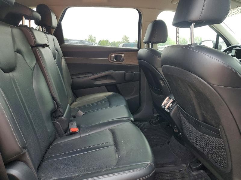 2023 KIA SORENTO S 11
