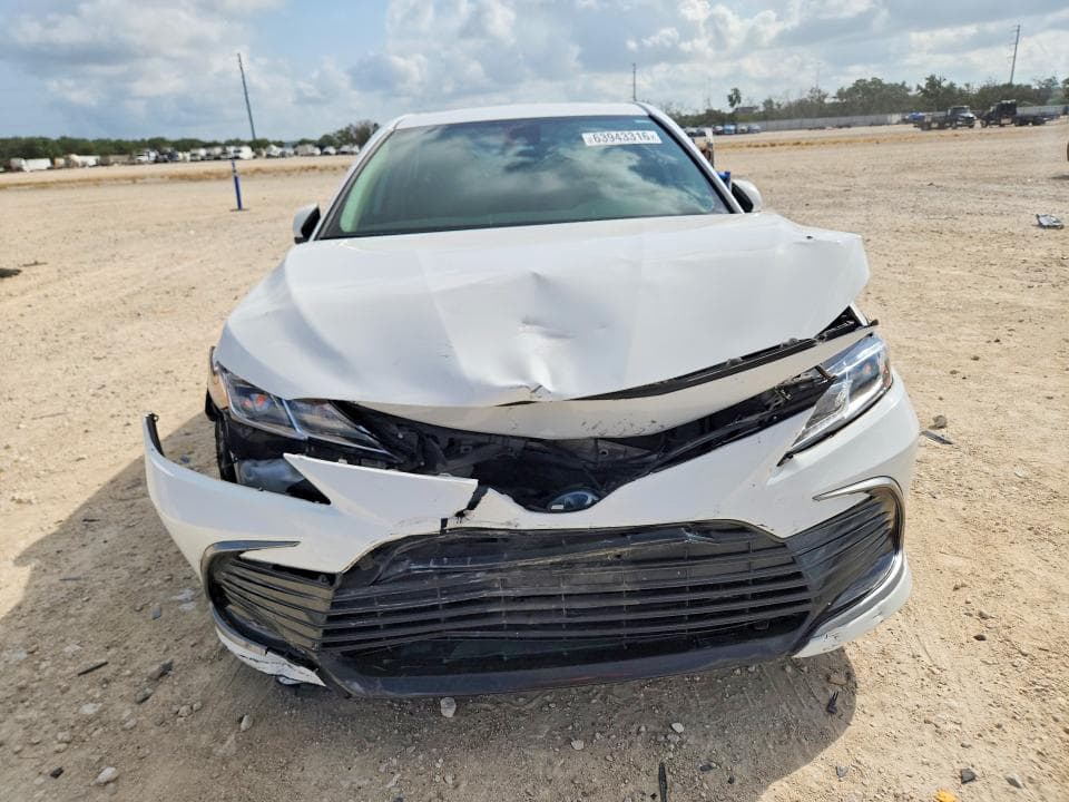 2022 TOYOTA CAMRY LE 5