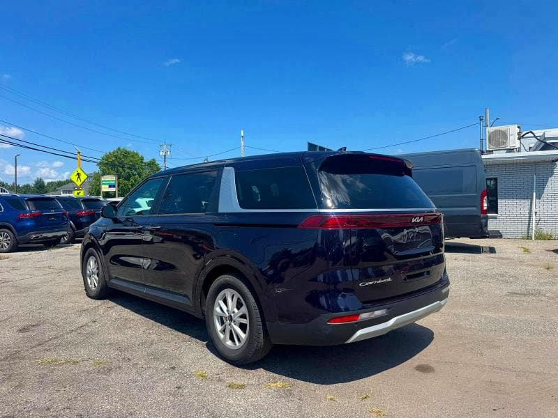 2022 KIA CARNIVAL LX 3