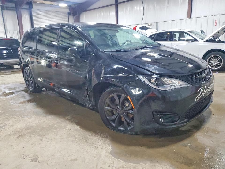2020 CHRYSLER PACIFICA TOURING 4
