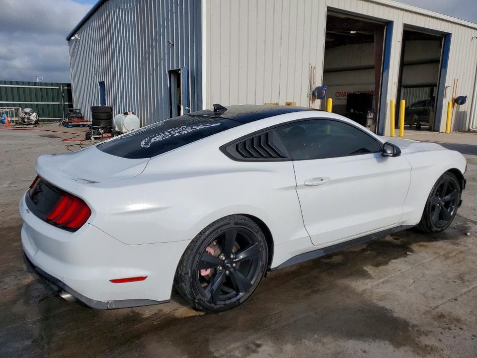 2021 FORD MUSTANG 3