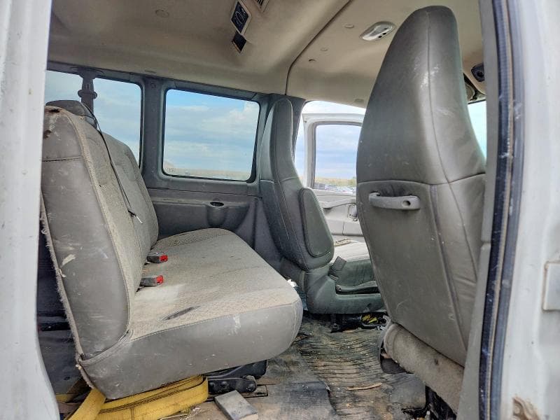 2017 CHEVROLET EXP G3500 10