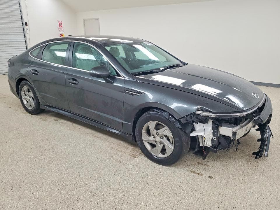 2025 HYUNDAI SONATA SE 4