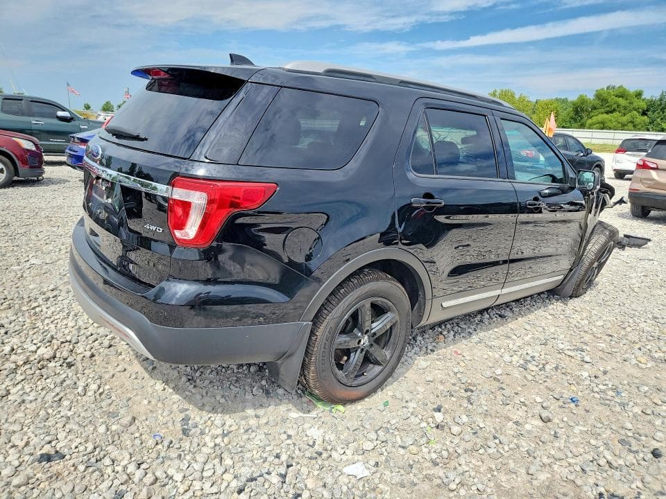 2017 FORD EXPLORER XLT 3