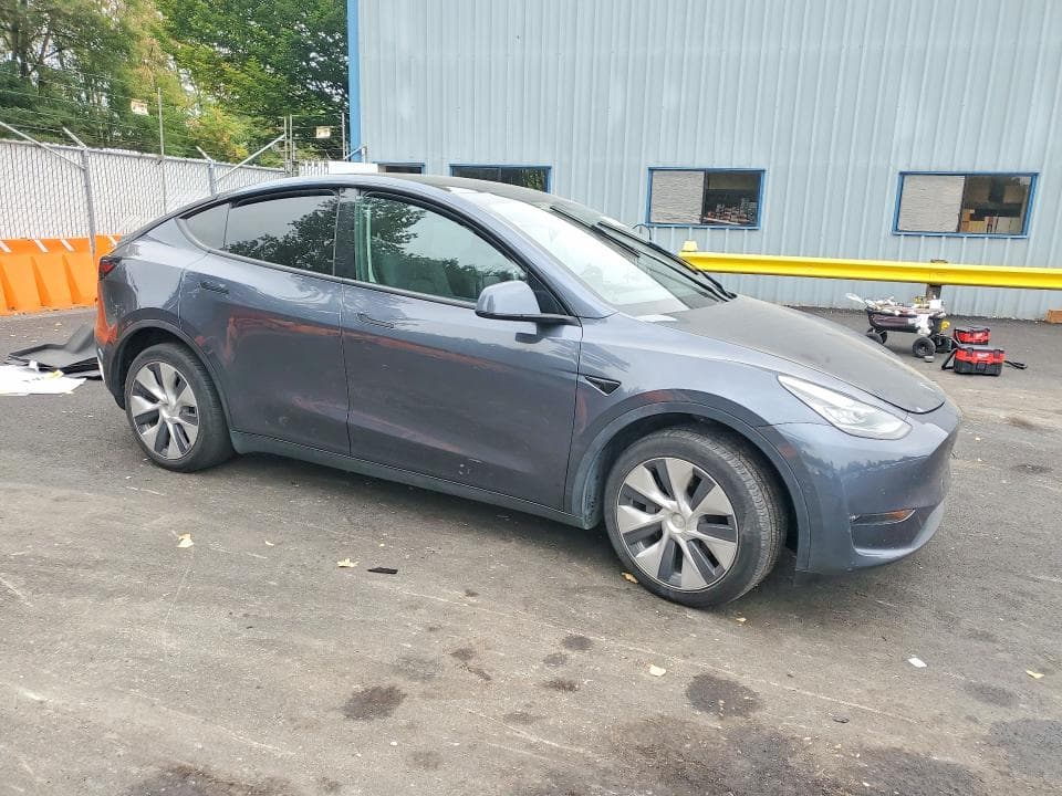 2022 TESLA MODEL Y 4
