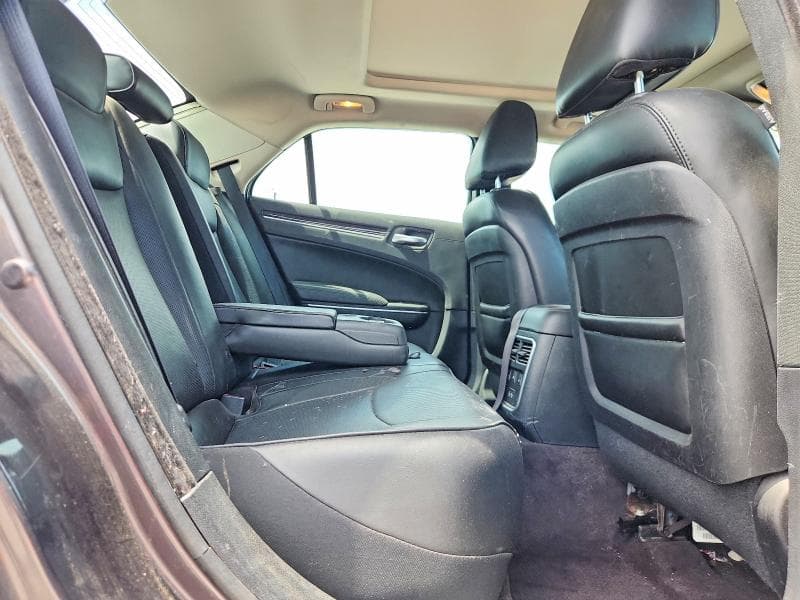 2017 CHRYSLER 300C 10