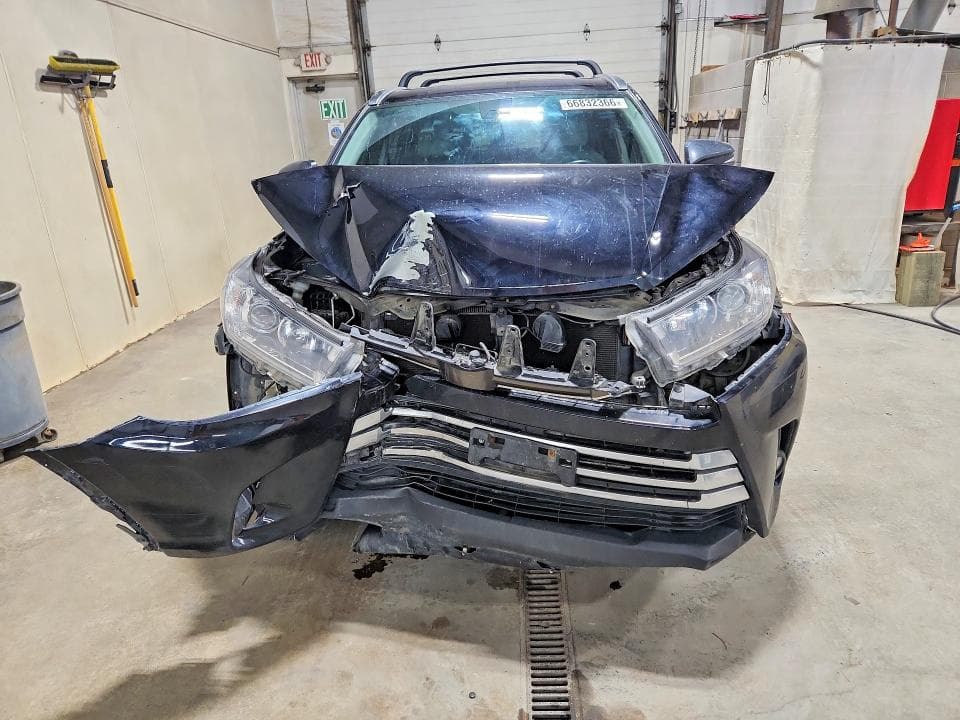 2017 TOYOTA HIGHLANDER LIMITED 5