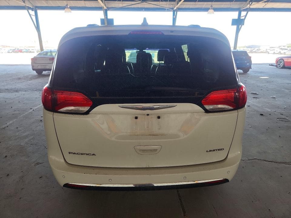 2018 CHRYSLER PACIFICA LIMITED 6