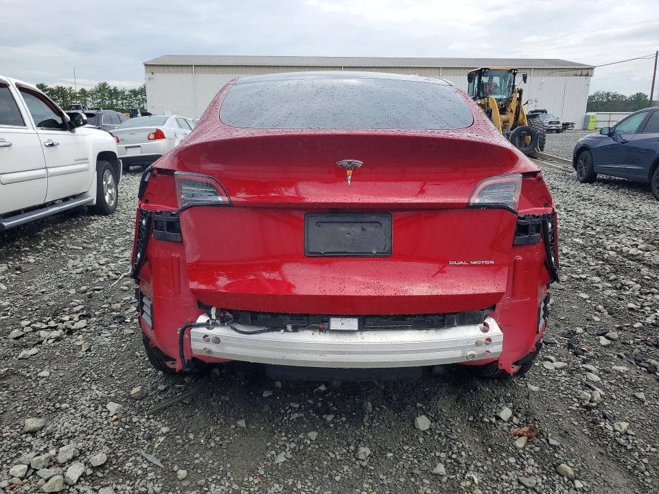 2024 TESLA MODEL Y 6