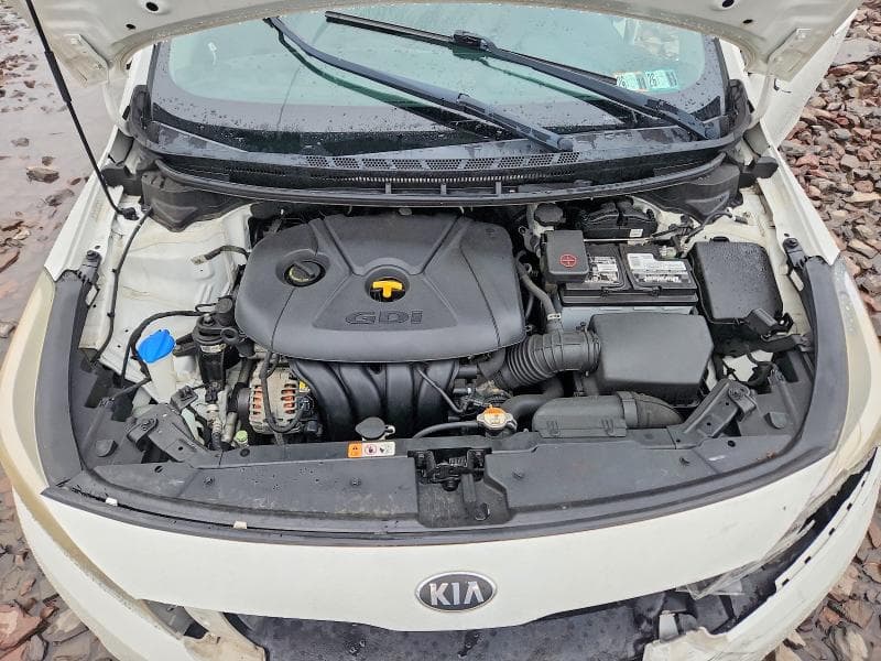 2017 KIA FORTE5 LX 11