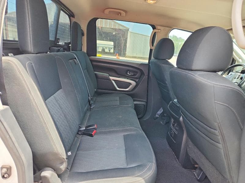2017 NISSAN TITAN S 10