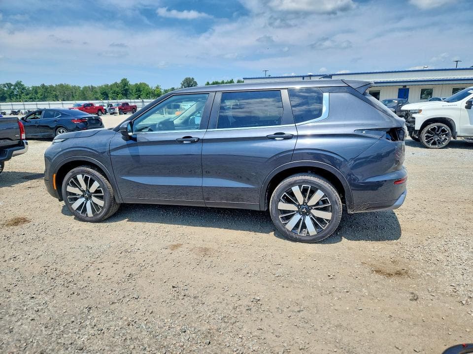 2026 MITSUBISHI OUTLANDER SE 2