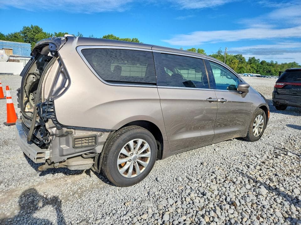 2018 CHRYSLER PACIFICA TOURING PLUS 3