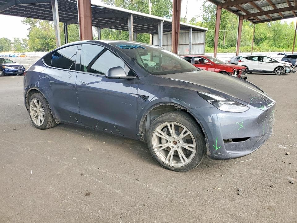 2023 TESLA MODEL Y 4