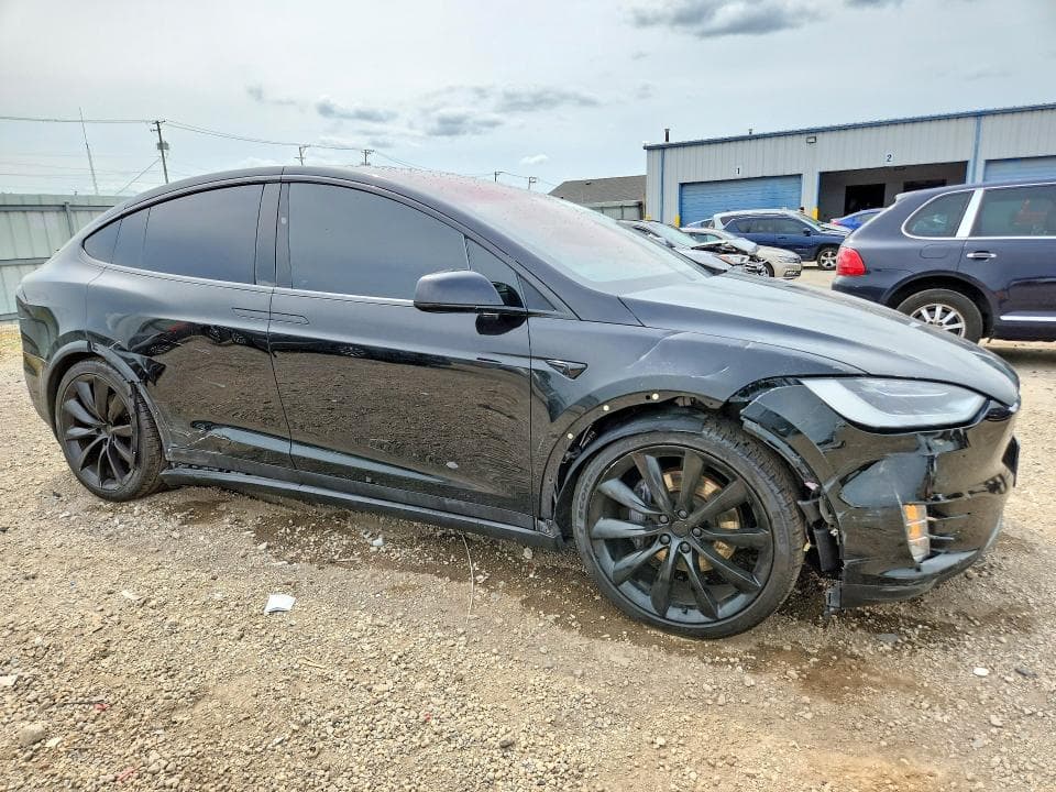 2017 TESLA MODEL X 4