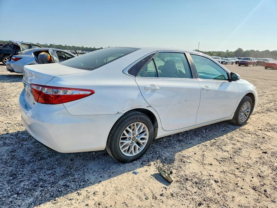 2017 TOYOTA CAMRY LE 3