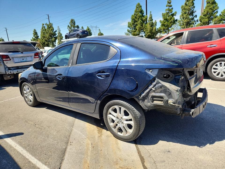 2017 TOYOTA YARIS IA BASE 2