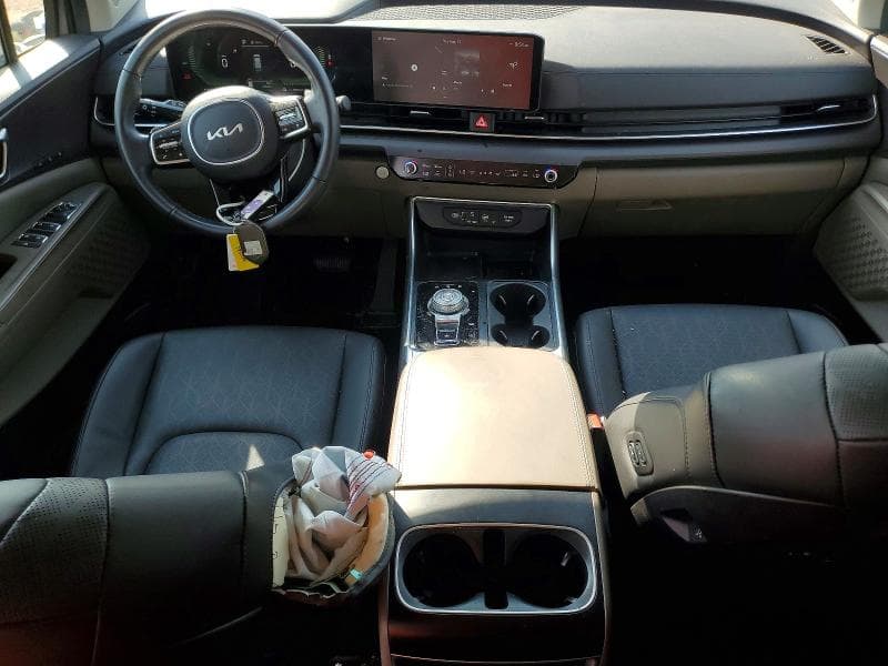 2025 KIA CARNIVAL EX 8
