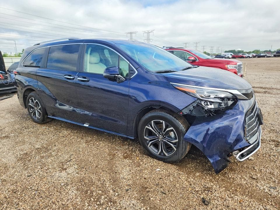 2025 TOYOTA SIENNA PLATINUM 7-PASSENGER 4