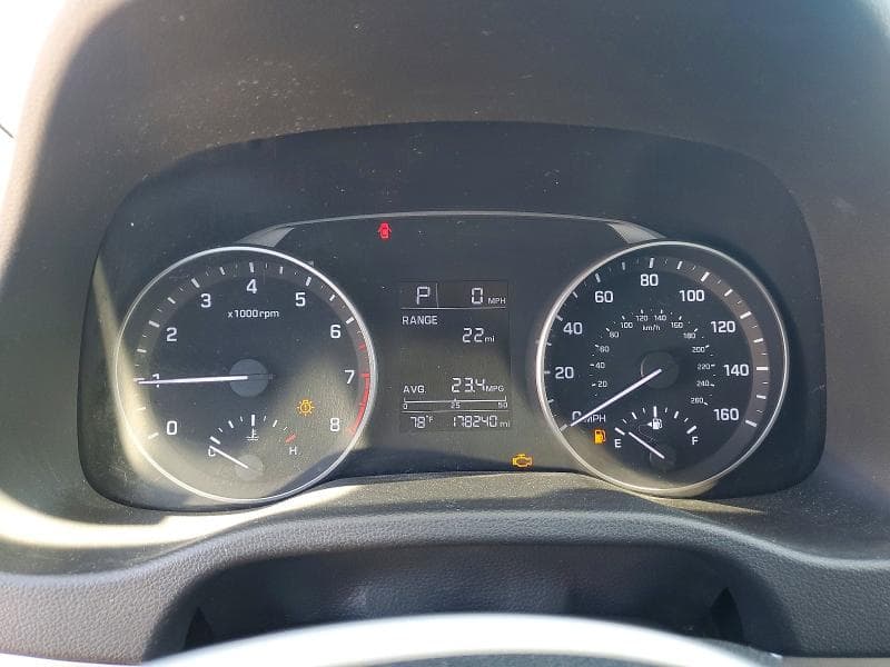 2017 HYUNDAI ELANTRA SE 9