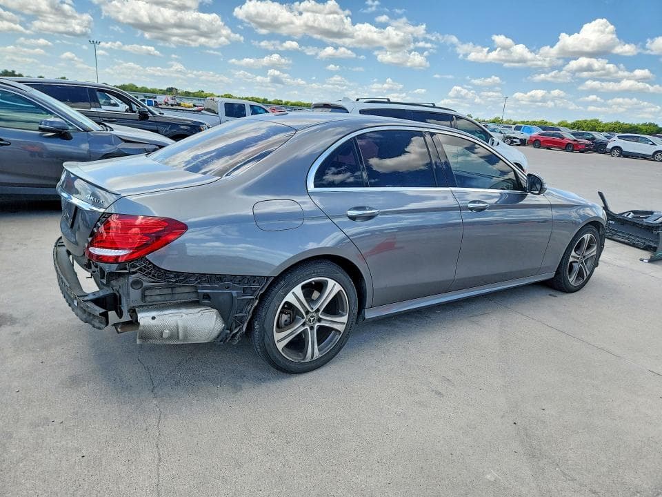 2018 MERCEDES-BENZ E 300 4MATIC 3