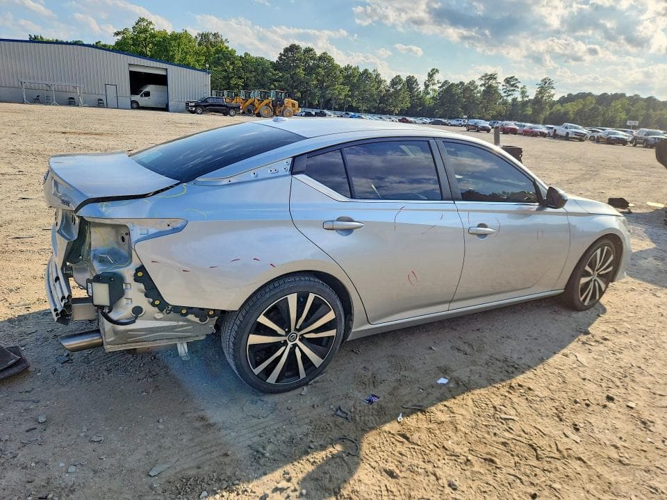 2020 NISSAN ALTIMA SR 3