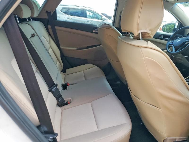 2017 HYUNDAI TUCSON SE 11