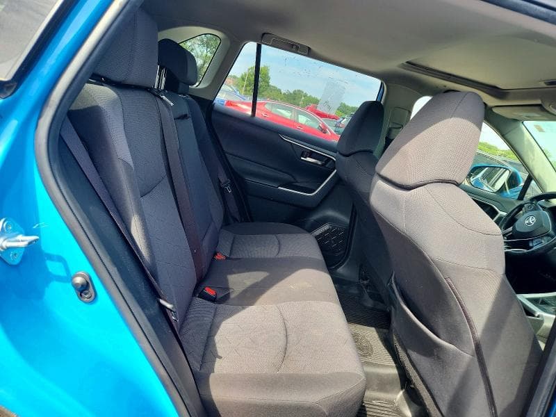 2019 TOYOTA RAV4 XLE 11