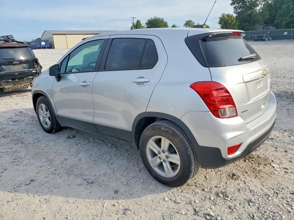 2022 CHEVROLET TRAX LS 2