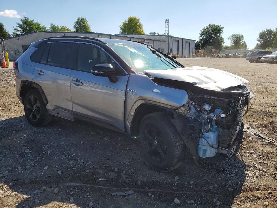 2020 TOYOTA RAV4 XSE 4