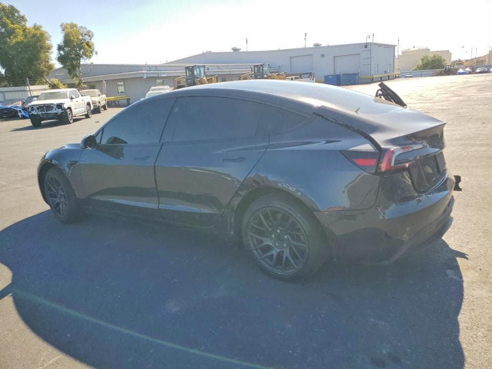 2025 TESLA MODEL 3 2